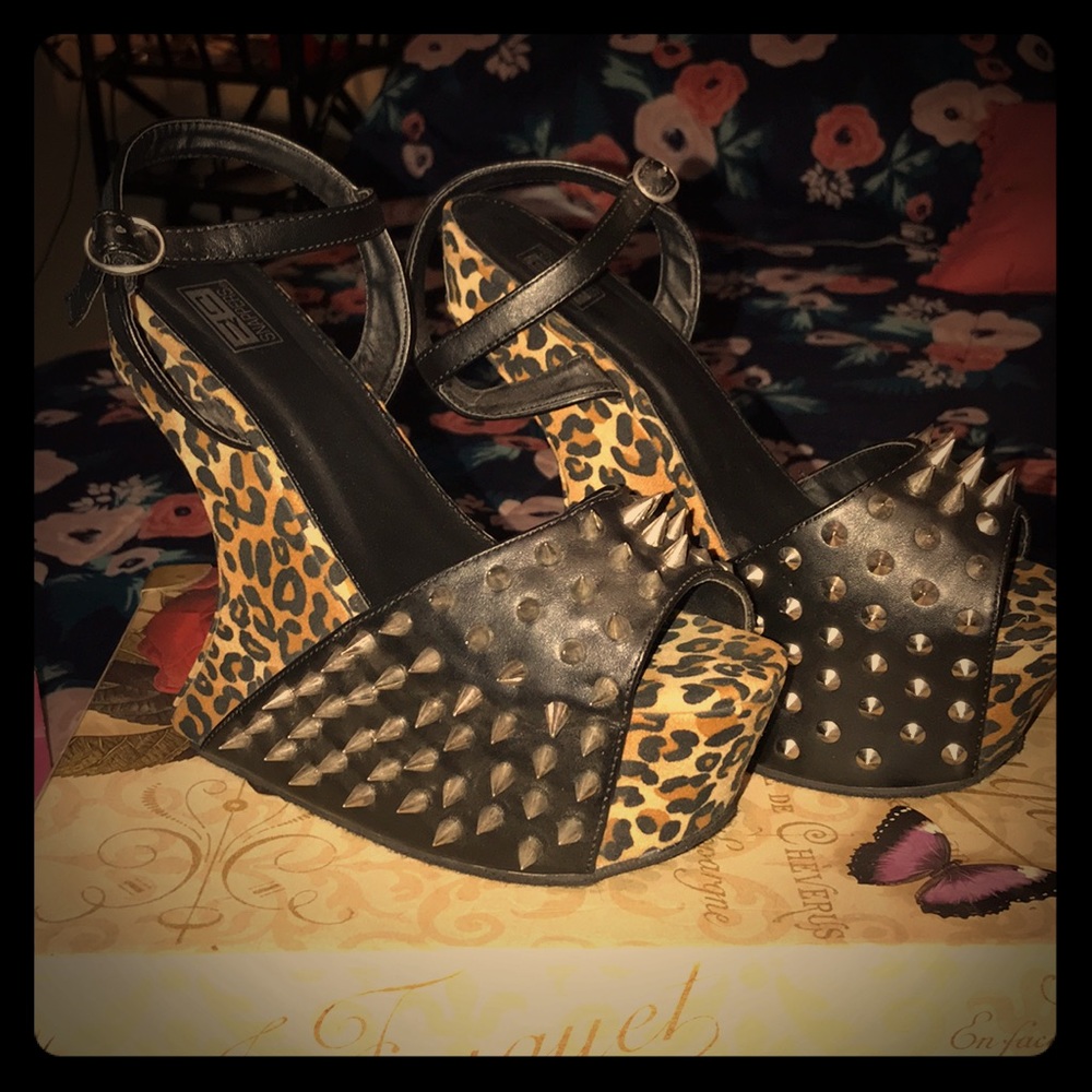 Wild shoes Leopard printed